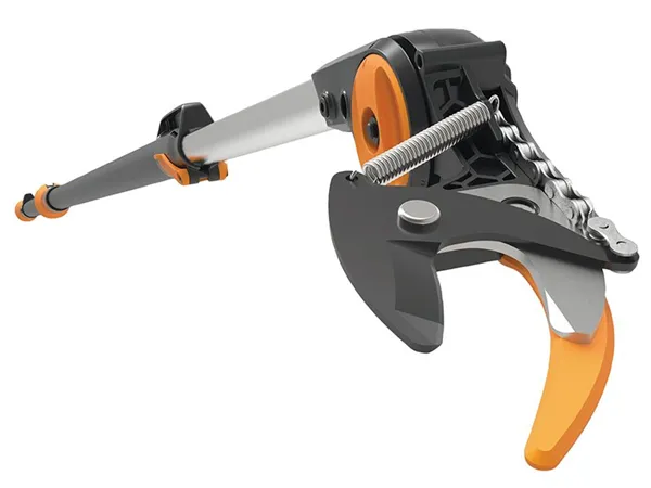 Fiskars UPX86 PowerGear™ X Telescopic Tree Pruner 6 Fiskars UPX86 PowerGear™ X Telescopic Tree Pruner - Image 4