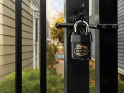 Master Lock 1921 Laminated Steel Padlock 54mm 6 Master Lock 1921 Laminated Steel Padlock 54mm -HomeTool Haven MLK1921EDCC INUSE1