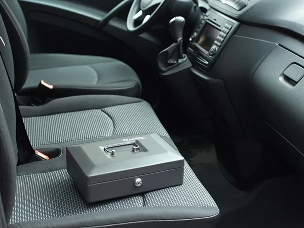 Master Lock Small Cash Box With Keyed Lock 5 Master Lock Small Cash Box With Keyed Lock - Image 3