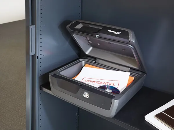 Master Lock Large Key Locking Fire & Water Chest 4 Master Lock Large Key Locking Fire & Water Chest - Image 2