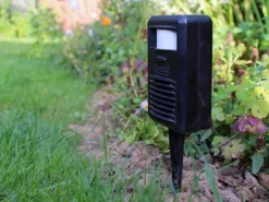 Cat & Fox Deterrent -HomeTool Haven RKLFC78 INUSE2