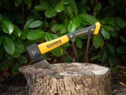 Axe Fibreglass Handle 600g (1.1/4 Lb) -HomeTool Haven ROU65640 LIFESTYLE2