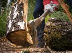 Vintage Splitting Maul 2.0kg (4.1/2 Lb) -HomeTool Haven ROU65678 INUSE1