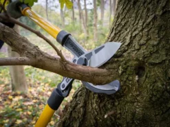 XT Pro Bypass Loppers 750mm -HomeTool Haven ROU66867 INUSE4