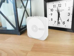 Portable Door Chime With Kinetic Bell Push -HomeTool Haven UNC66385 LIFESTYLE2